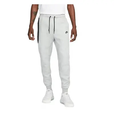 M Pantaloni Nike Tech Fleece JGGR